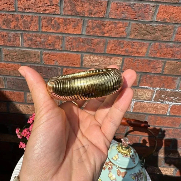 Anthropologie Gold Stainless Steel Waterproof Tarnish Snake Chain Bracelet - Picture 7 of 15